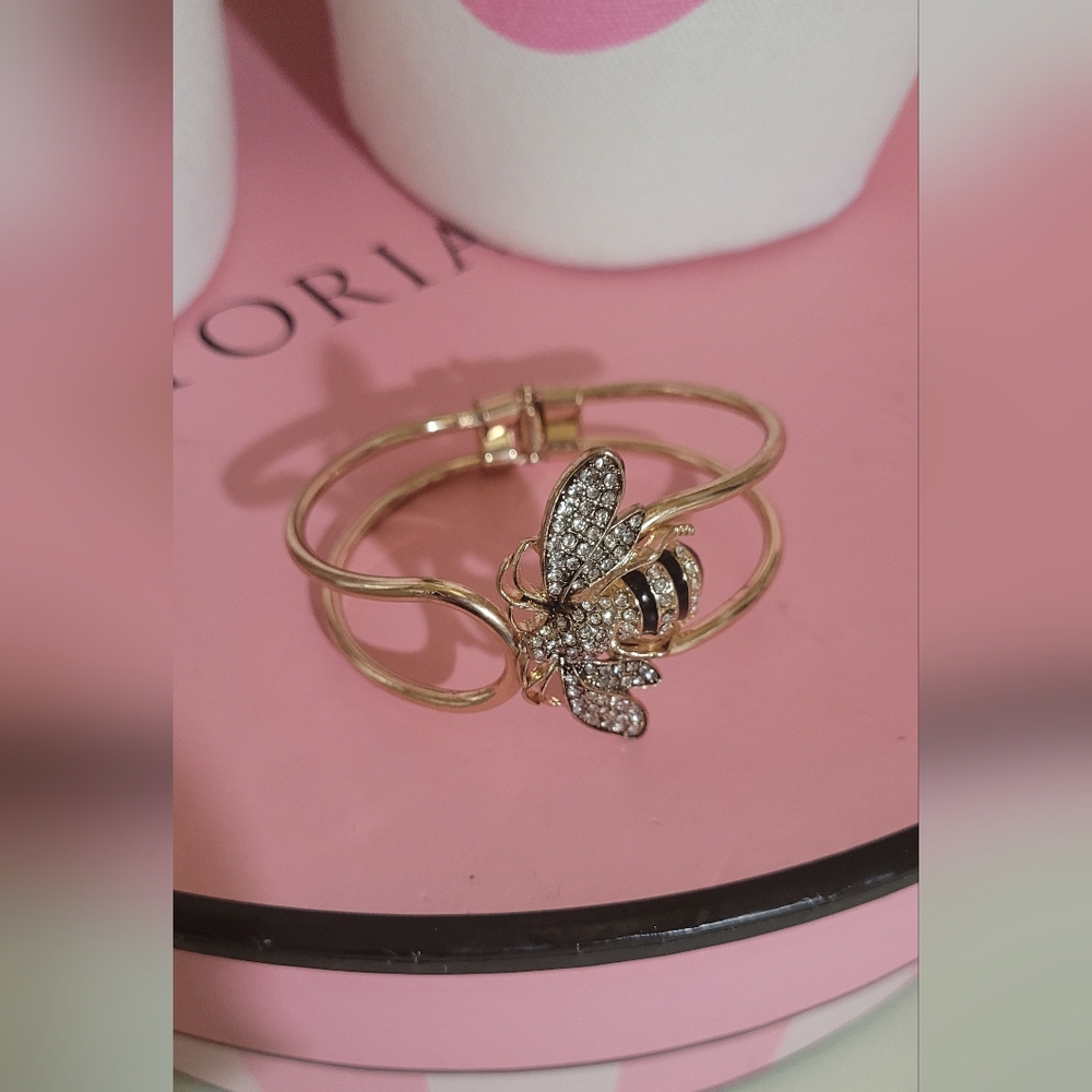 New Gold Bee Statement Braclet - image 2